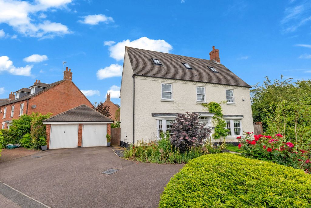 Property photo 1 of 51