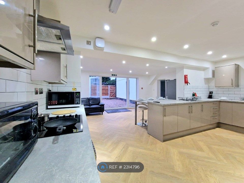 Property photo 3 of 27
