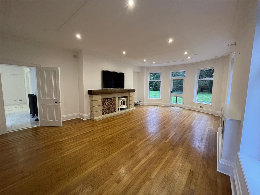 Property photo 3 of 24