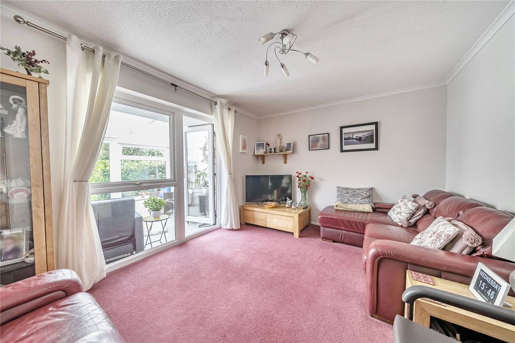 Property photo 2 of 19 Picture No. 16