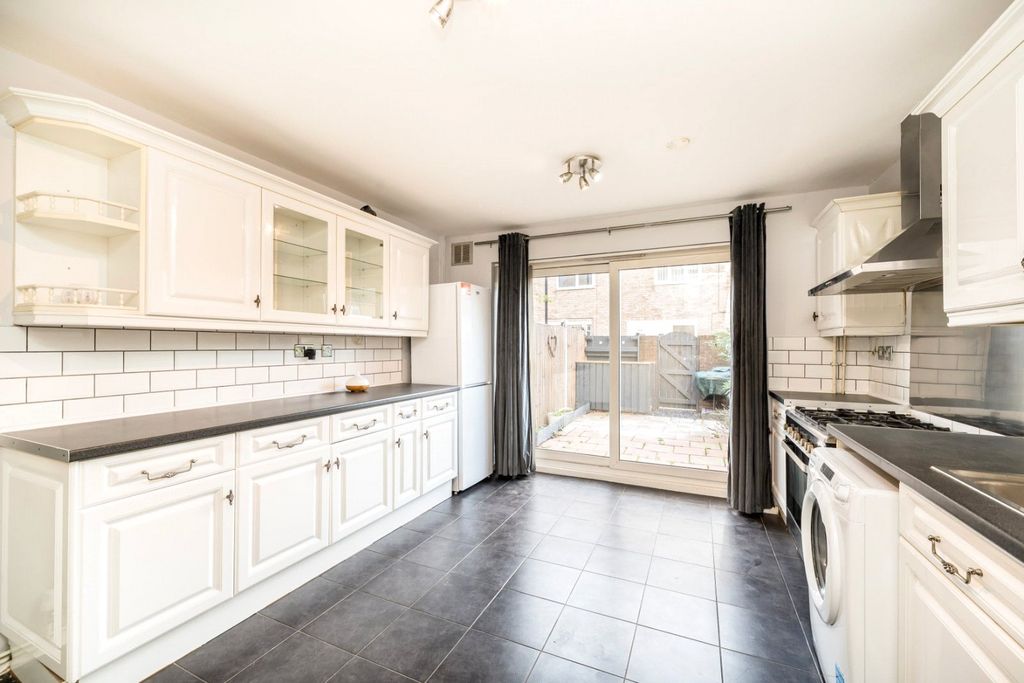 Property photo 2 of 14 Kitchen/Diner