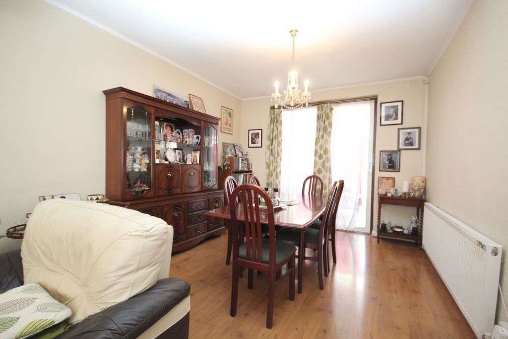 Property photo 3 of 16 Gallery