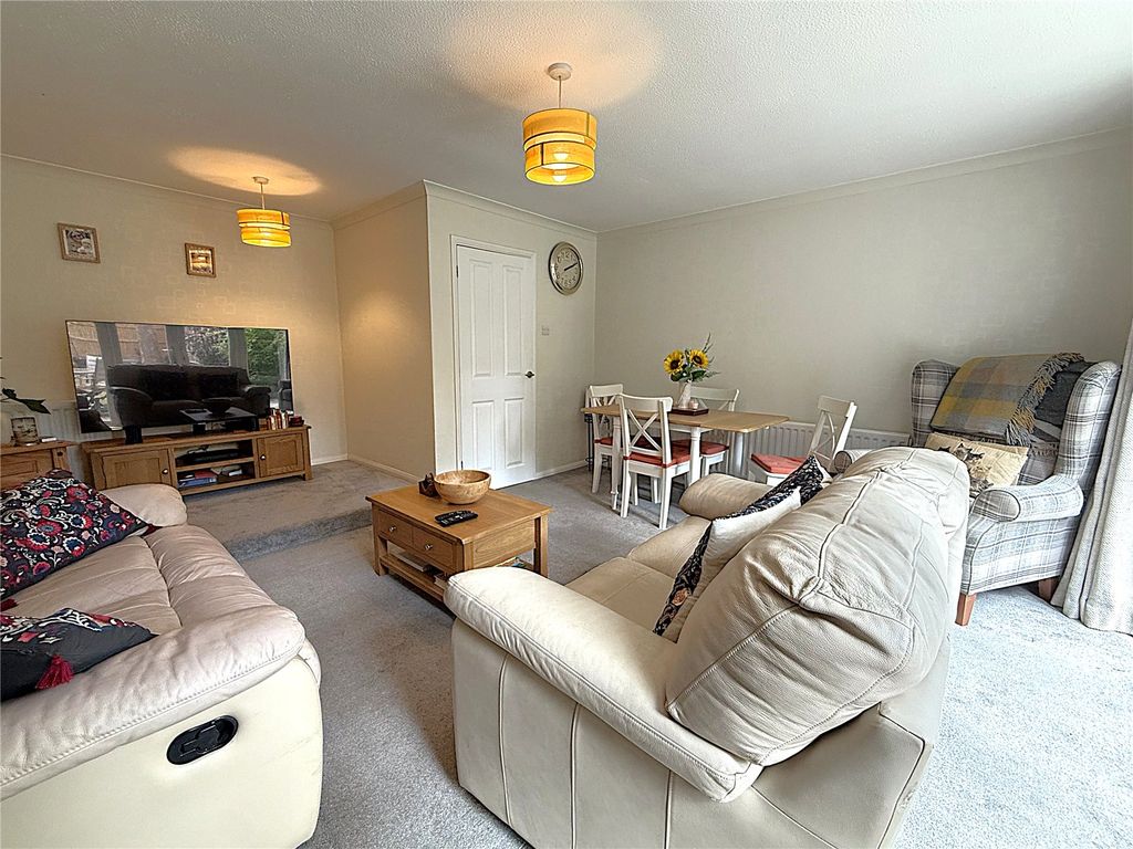 Property photo 2 of 14 Picture No. 15
