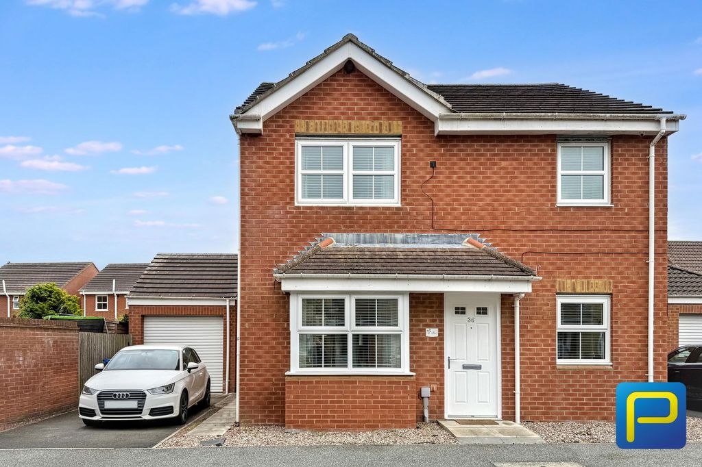 Property photo 1 of 32