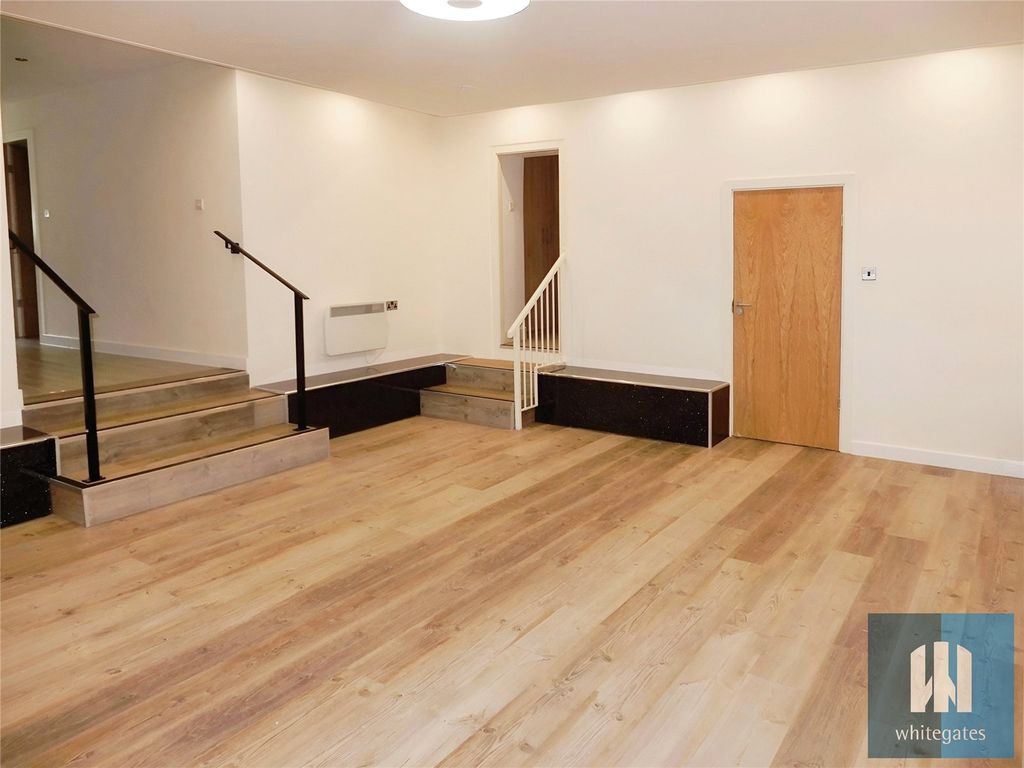 Property photo 2 of 13 Picture No. 18