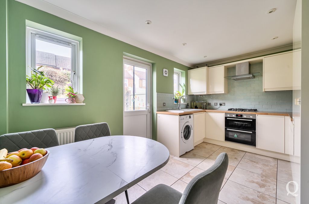 Property photo 2 of 22 0d53Bccb-d8B9-4B0...