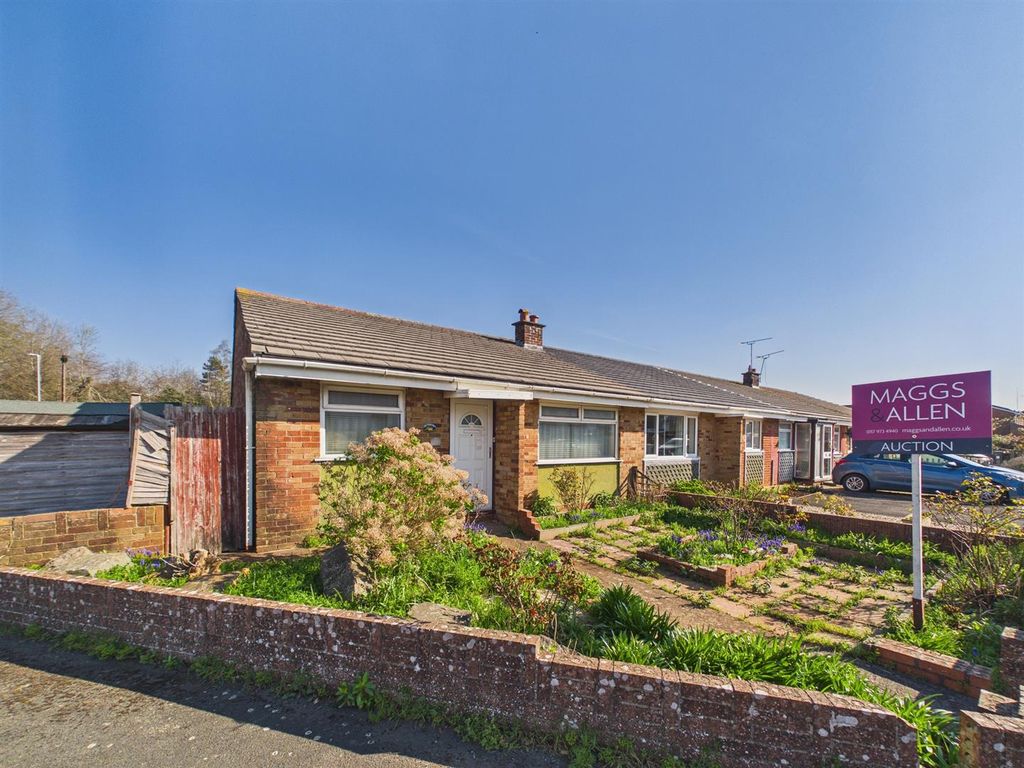 Property photo 1 of 13 1 - Bungalow In Yate.Jpg
