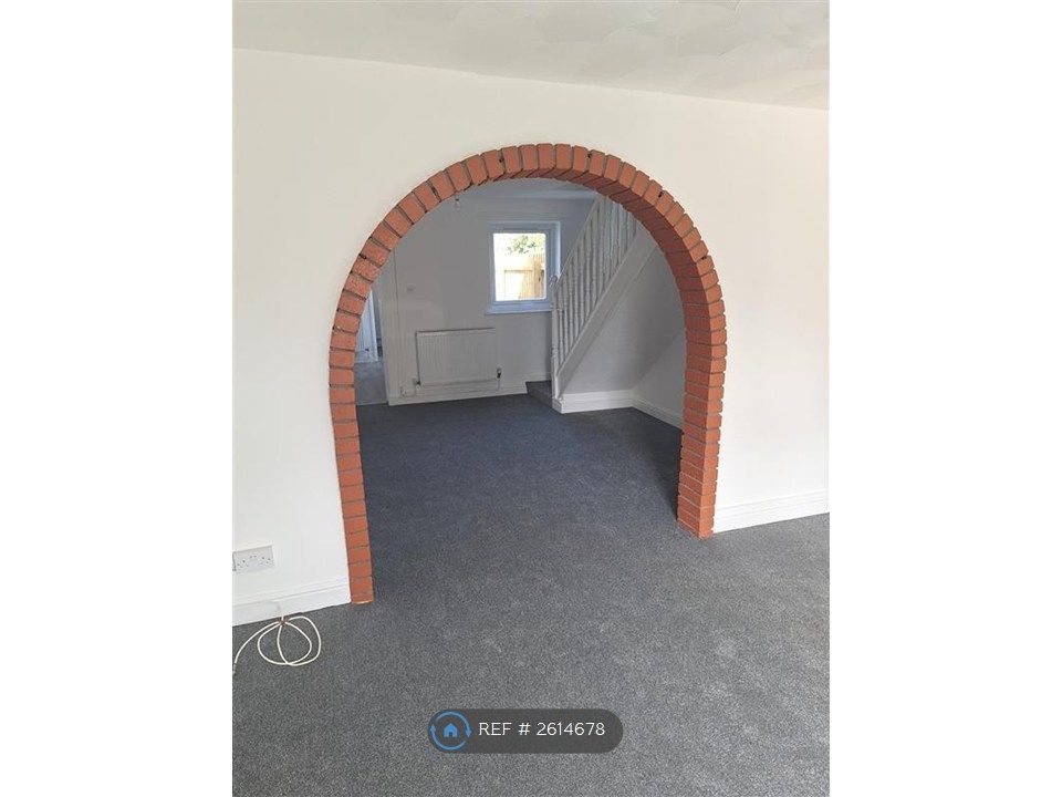 Property photo 3 of 14 Living Area With Arch