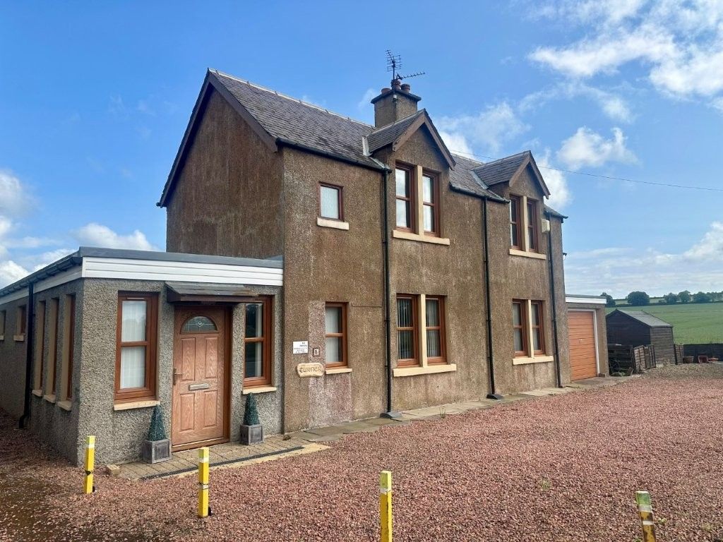 Property photo 2 of 34
