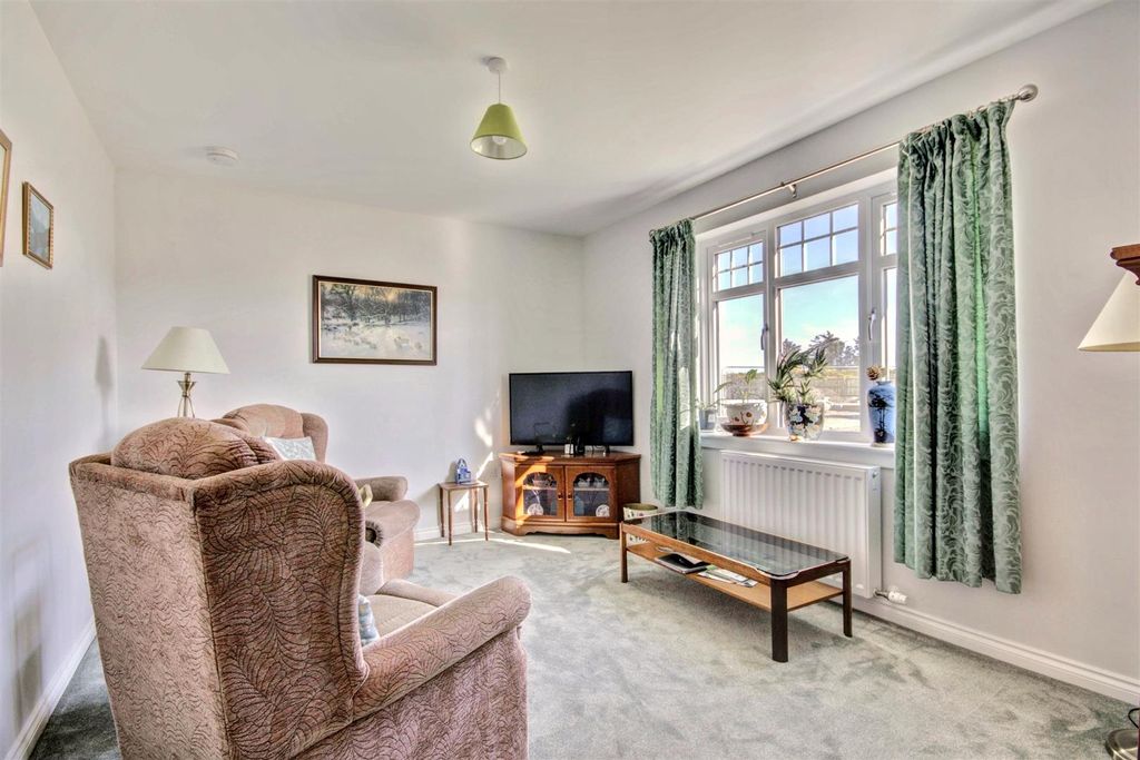 Property photo 2 of 15 Sitting Room