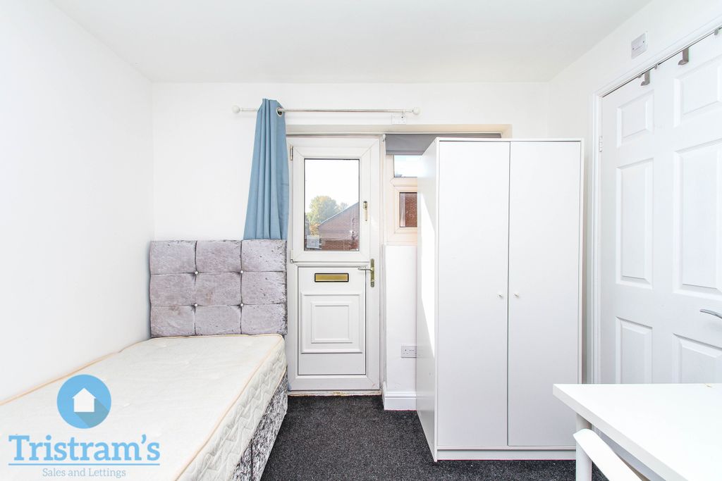 Property photo 3 of 7 Img_2453