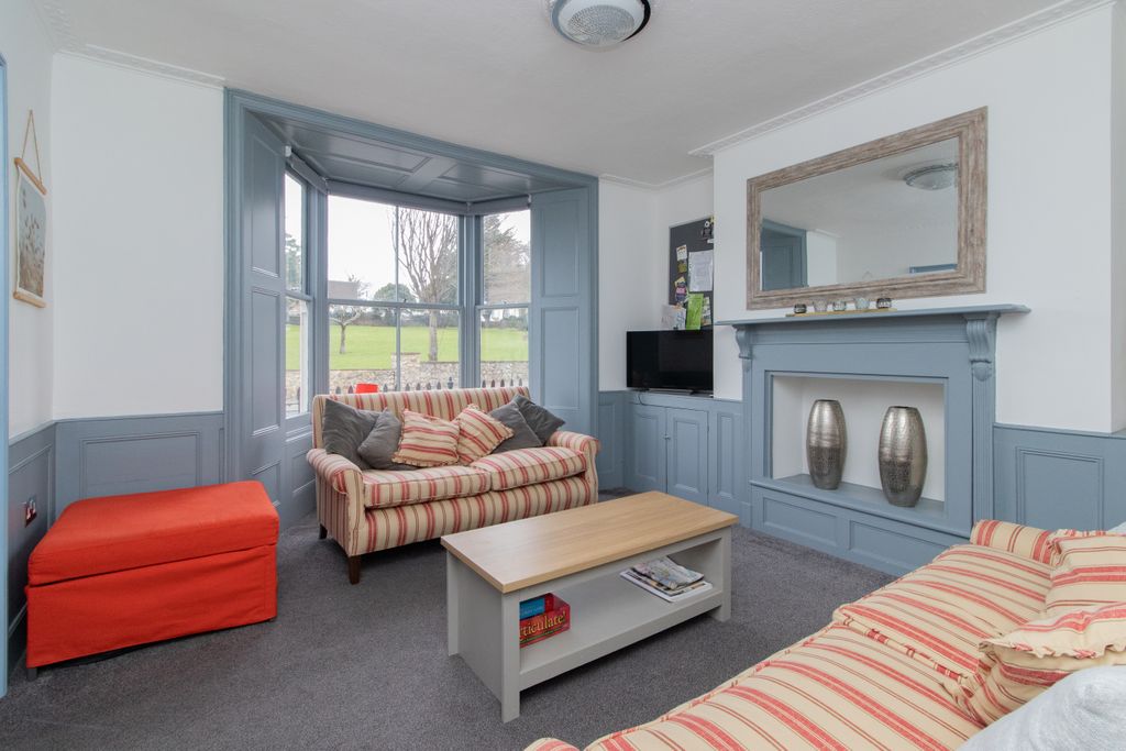 Property photo 2 of 17 Picture 2