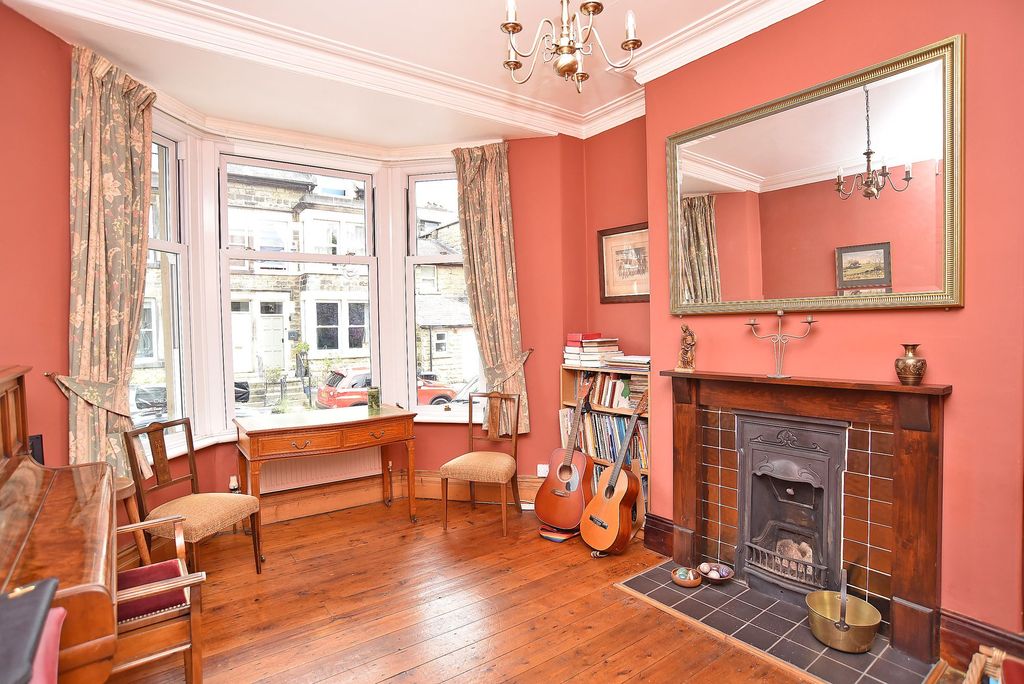 Property photo 3 of 27