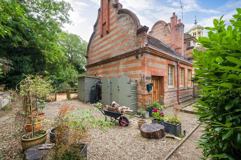 Property photo 1 of 34