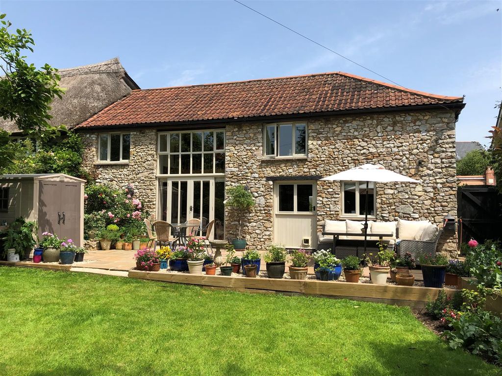 Property photo 1 of 30 Tamworth Barn Front.Jpg