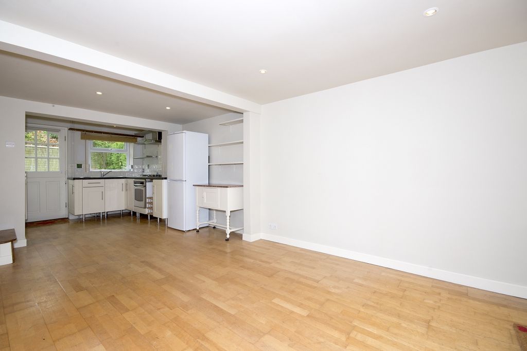 Property photo 2 of 7 Image (101)