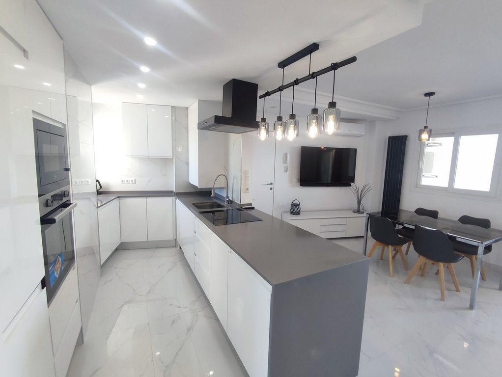 Property photo 1 of 50