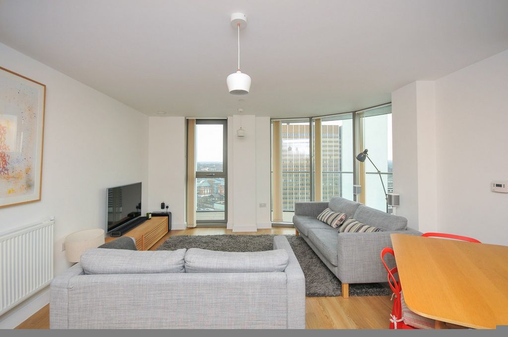 Property photo 2 of 11