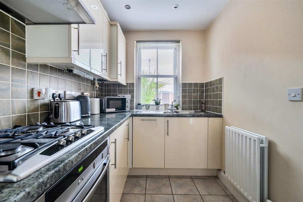 Property photo 3 of 16 1415723-11-699496c8F1B10.Jpg