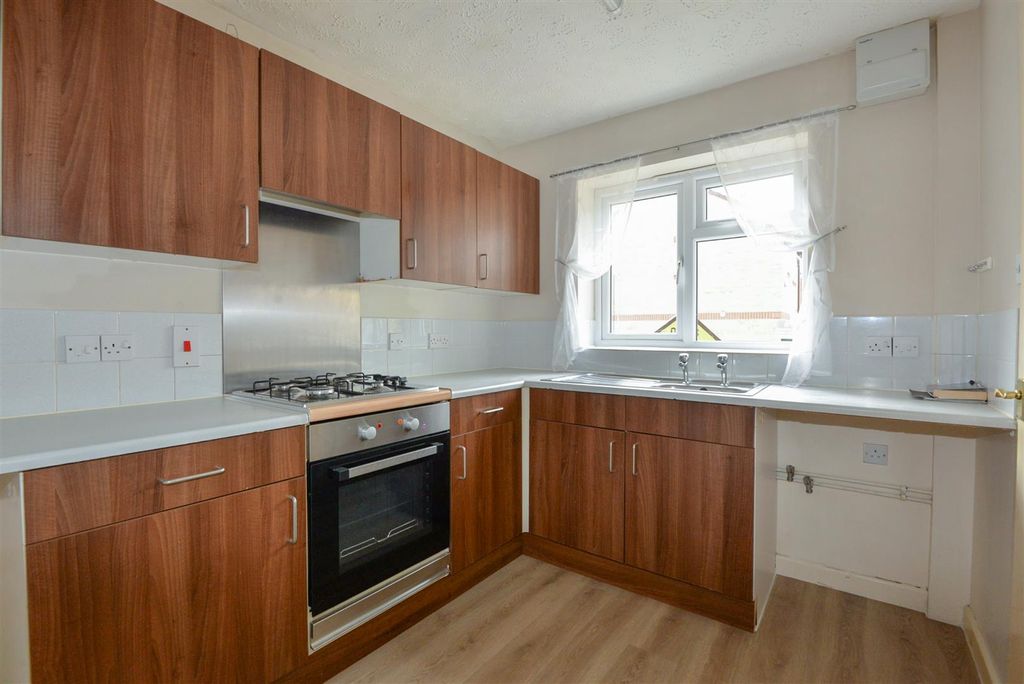 Property photo 3 of 14 Kitchen 1.Jpg