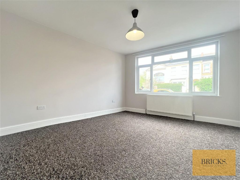 Property photo 3 of 17 3.Jpg