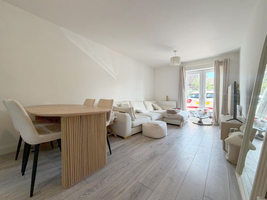 Property photo 2 of 9 1892771