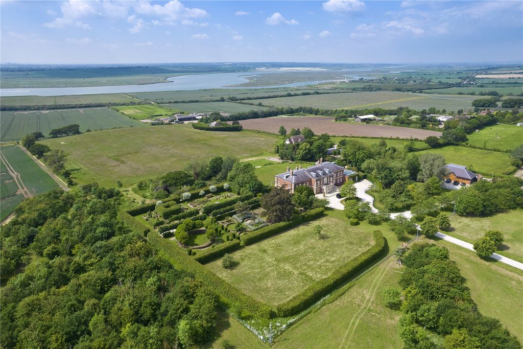 Property photo 3 of 32 Stokes Hall