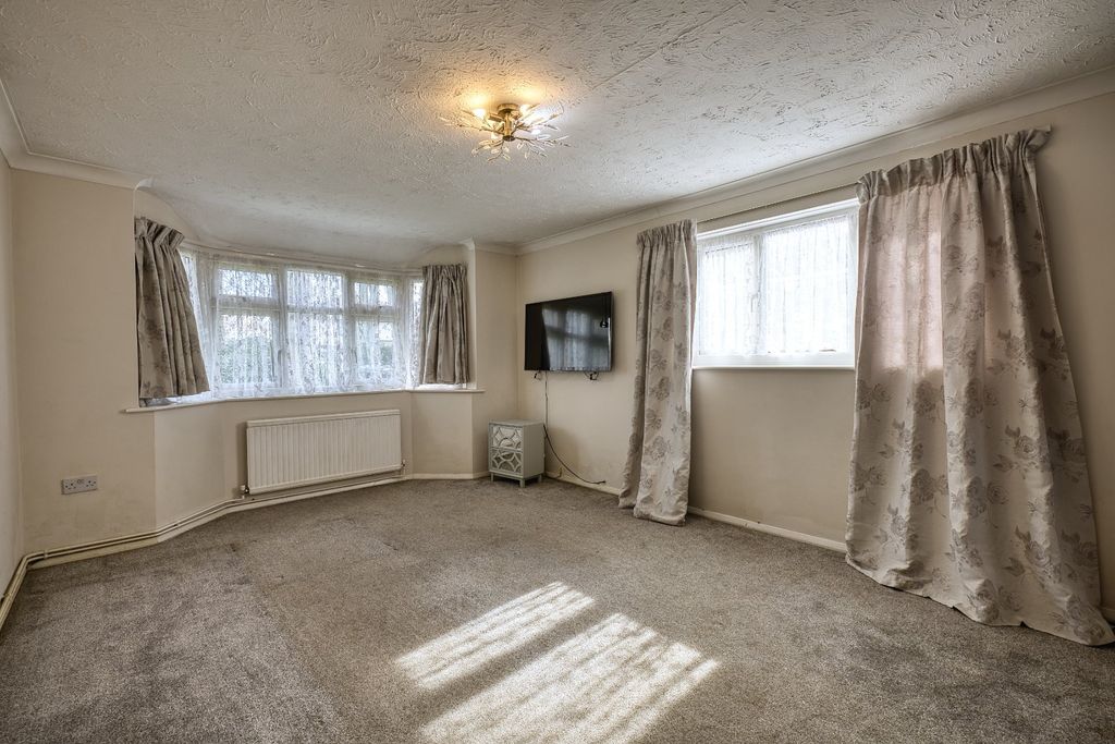 Property photo 3 of 12 Picture 3