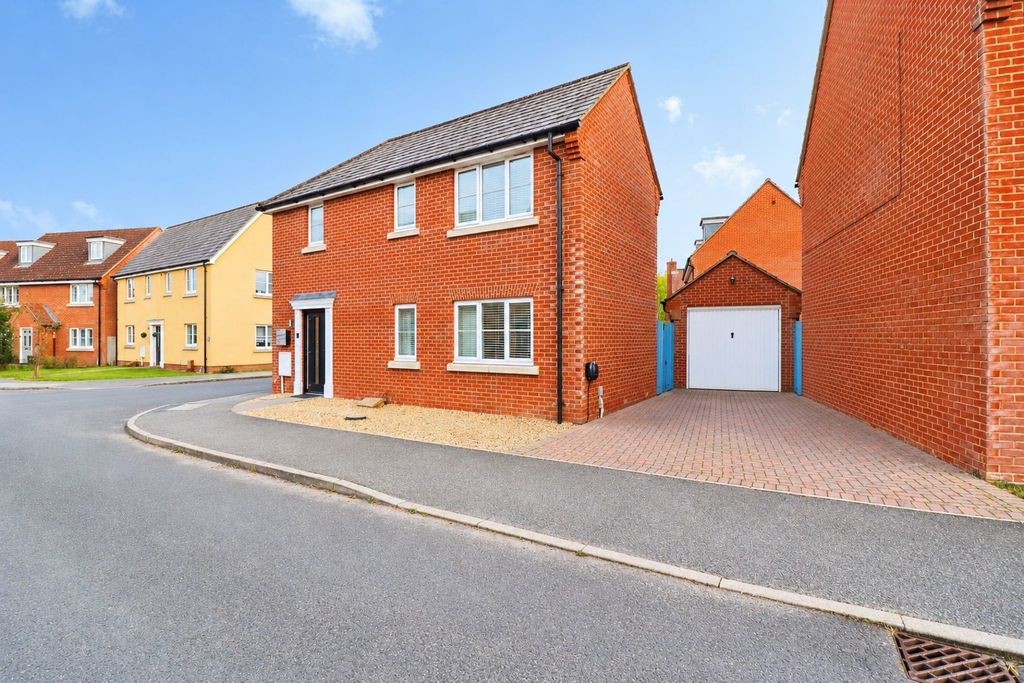 Property photo 1 of 33
