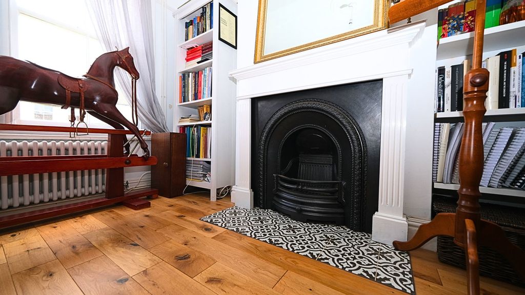 Property photo 3 of 17