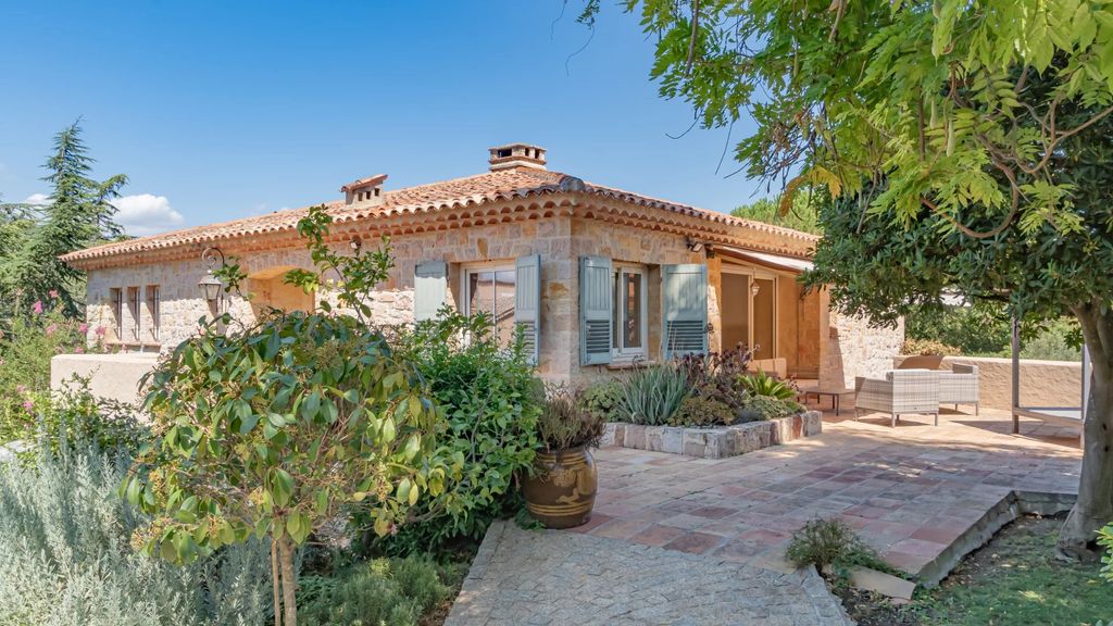 Property photo 2 of 23