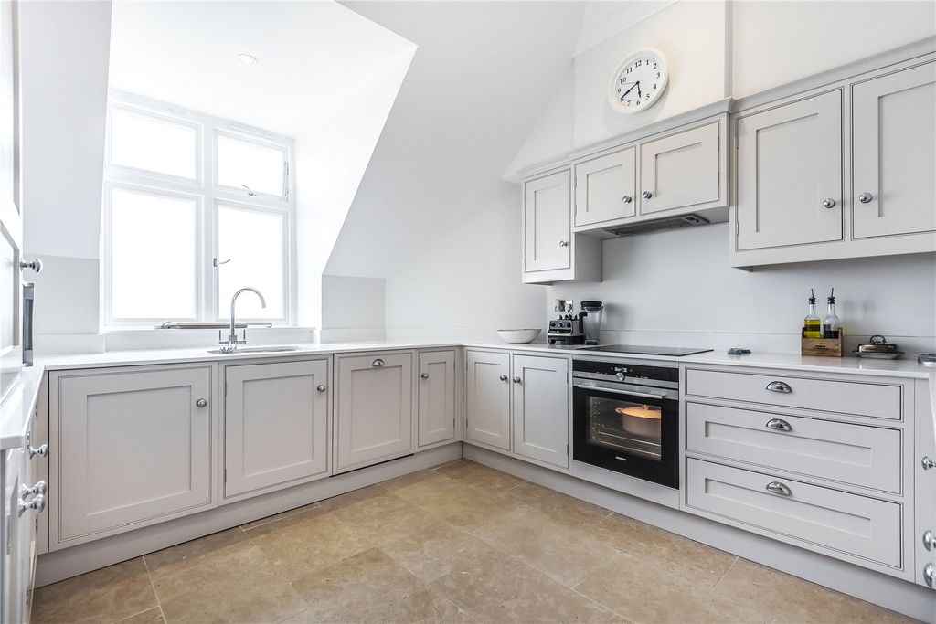 Property photo 1 of 8 Kitchen