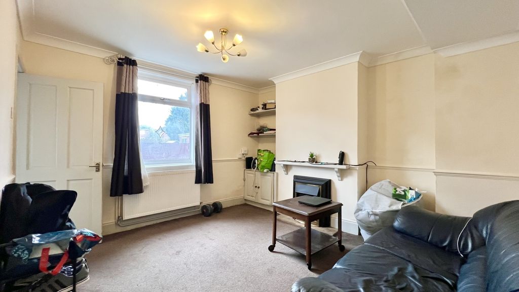 Property photo 3 of 15 Lounge