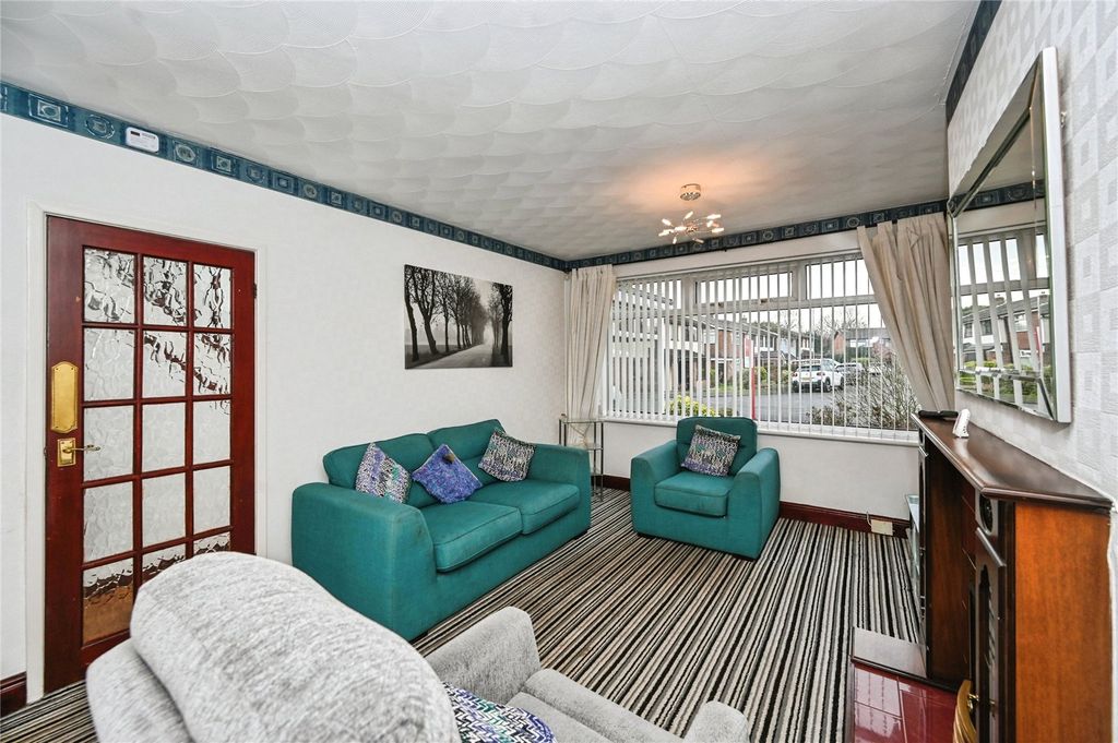 Property photo 3 of 27 Living Room