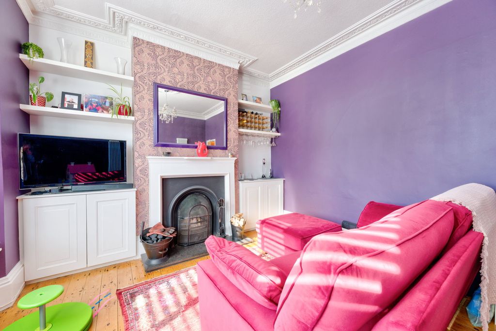 Property photo 3 of 20