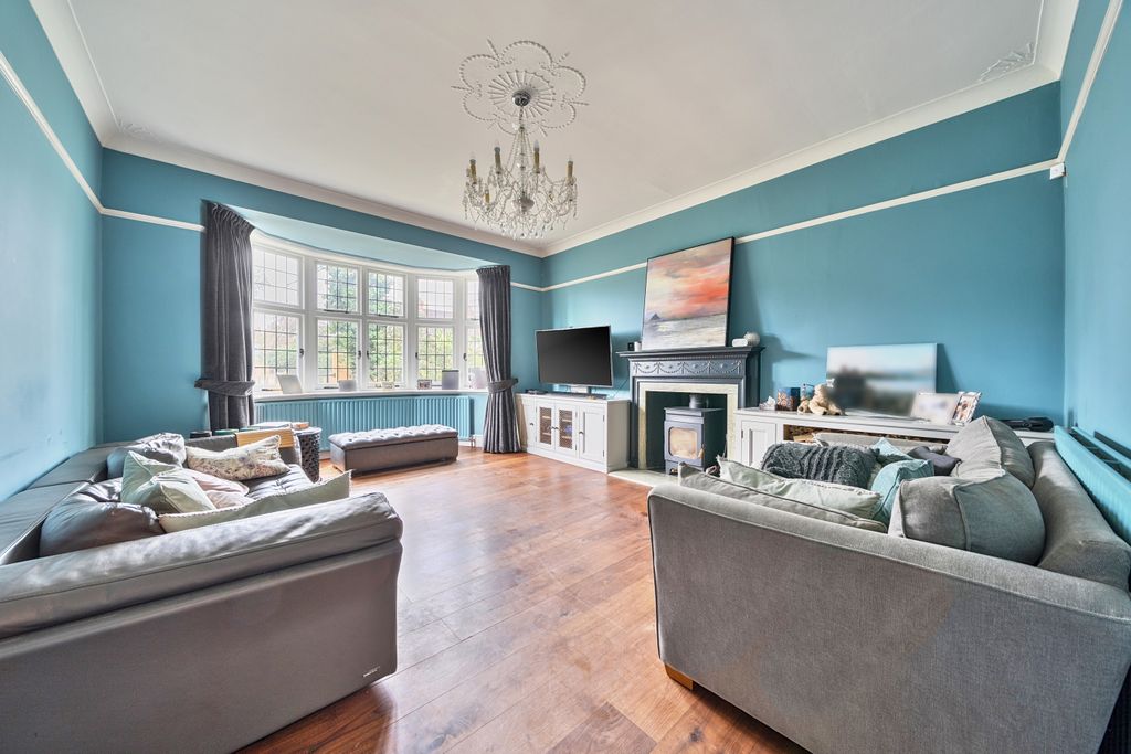 Property photo 2 of 26 Picture No. 24