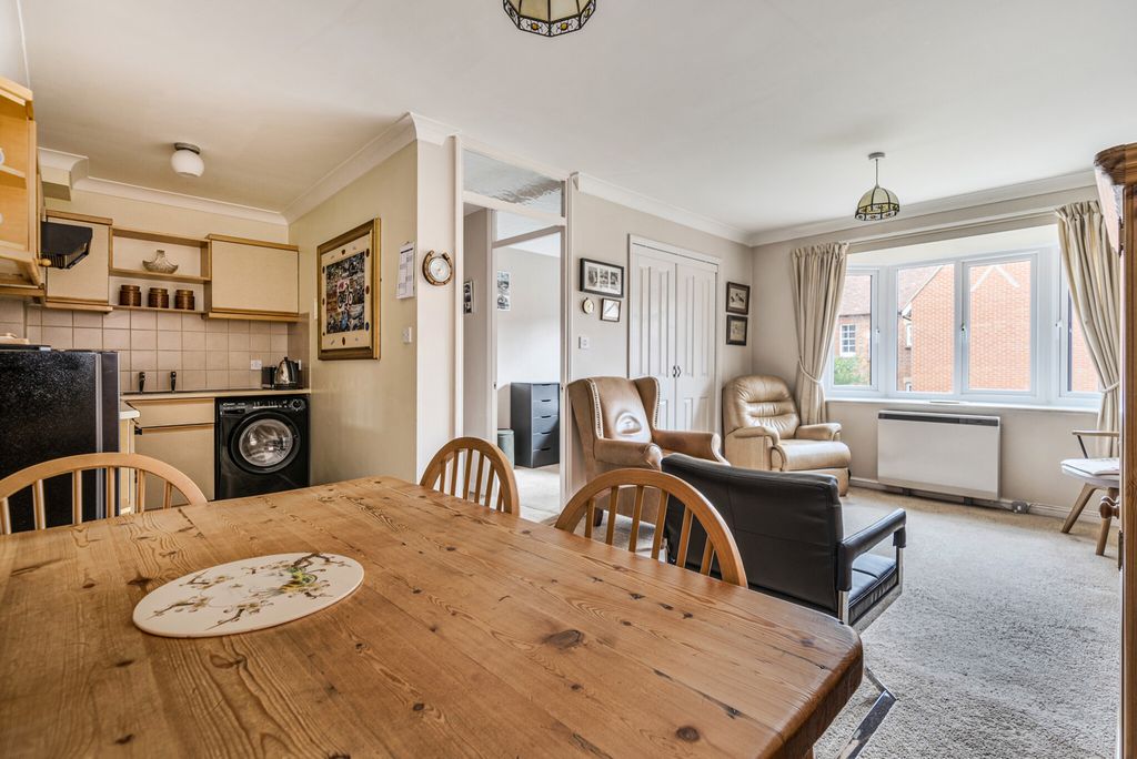 Property photo 3 of 18 1330039-16-688234...