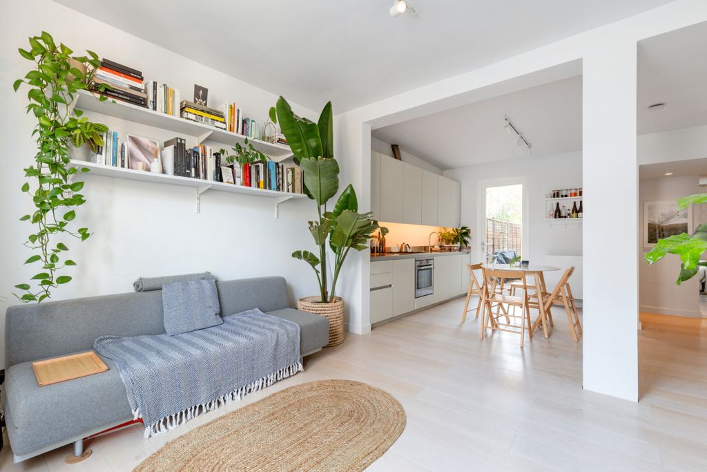 Property photo 2 of 7 Imported Image