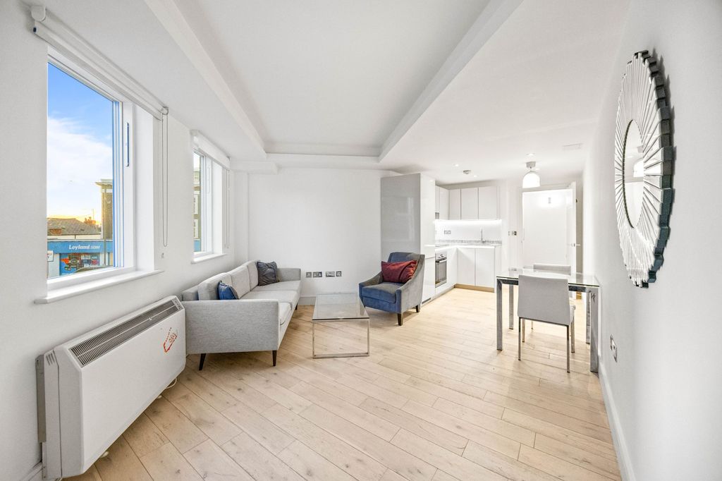 Property photo 1 of 8