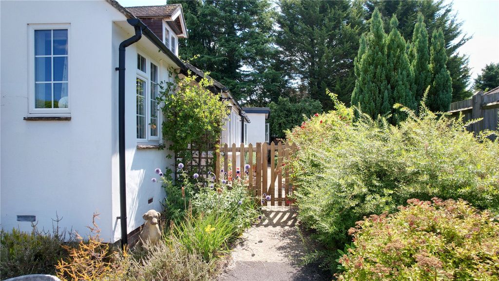 Property photo 2 of 23 Picture No. 28