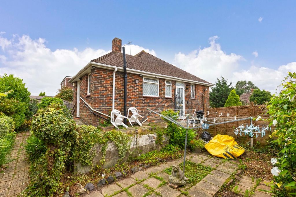 Property photo 2 of 12 20 Osborne_9.Jpg