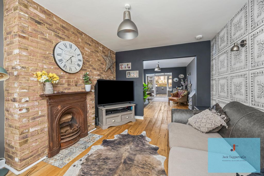 Property photo 2 of 24 Living Room