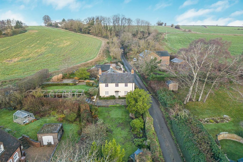 Property photo 1 of 17 (Email)