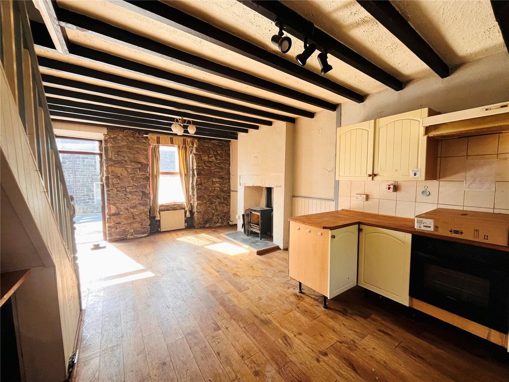 Property photo 2 of 17 Picture No. 25