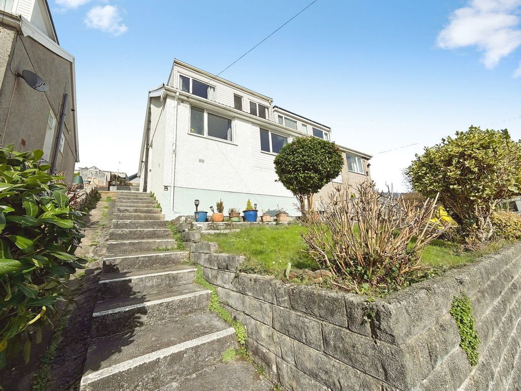 Property photo 1 of 32