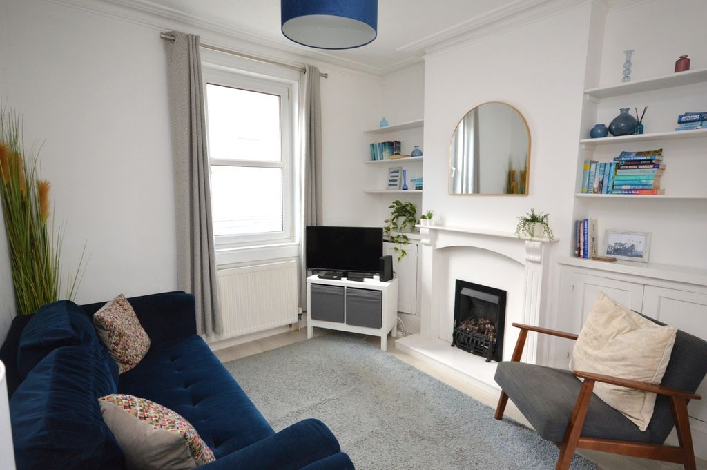 Property photo 2 of 16 Picture No. 33