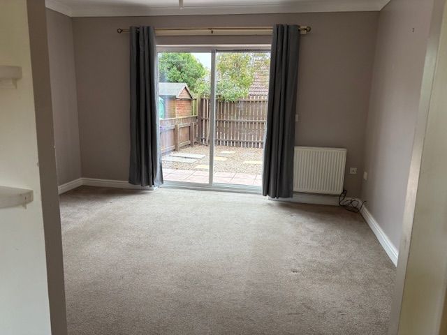 Property photo 2 of 7 Living Room
