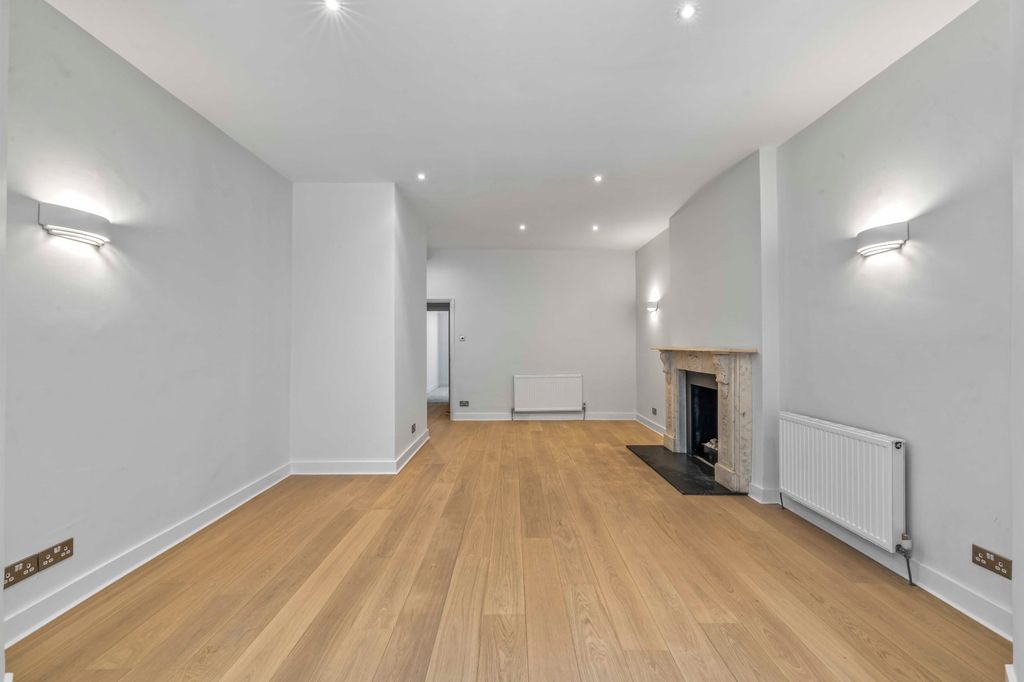 Property photo 3 of 11 Reception Room