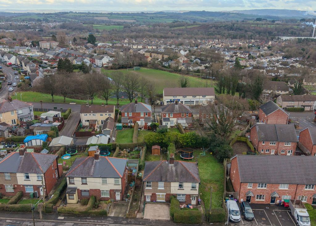 Property photo 2 of 21