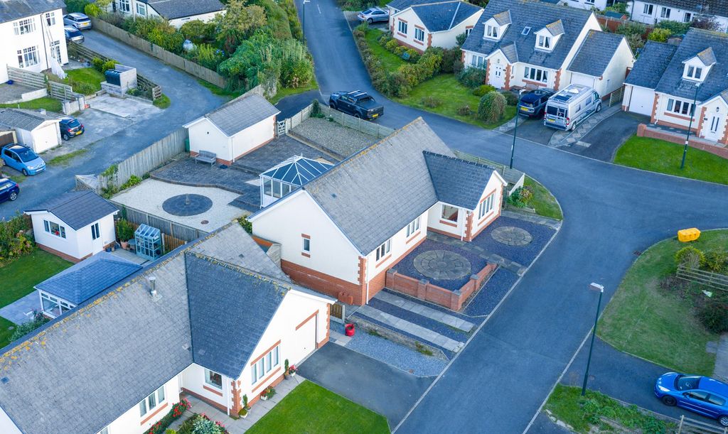 Property photo 2 of 24